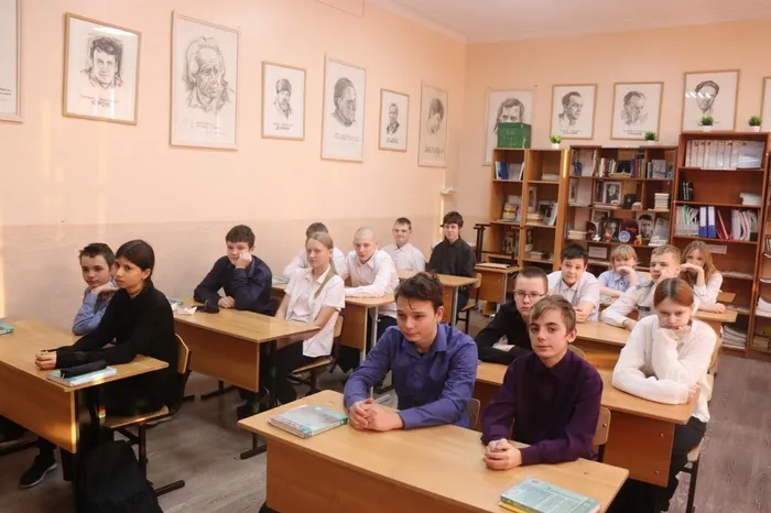 URw81hD4q92TRckLMUjP6gwy25_5fDVY