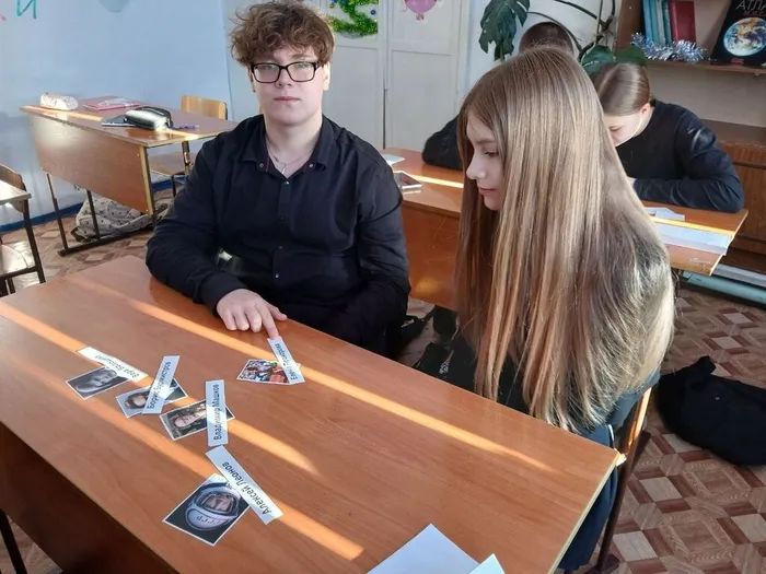 Q-erkHTrV6KDfxrYmAmU9AipJOGy82sI